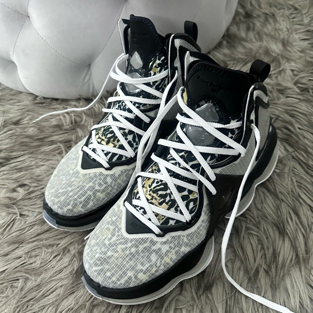 Nike LeBron 19 - New with box - MENS size 11.5